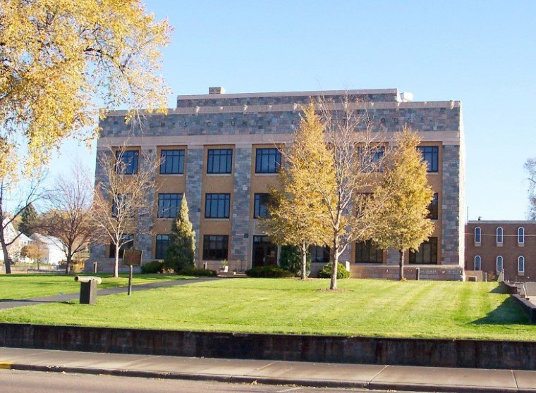 Hughes County Courthouse